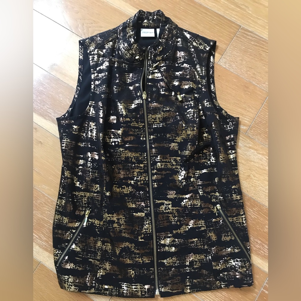 Chico’s ZENERGY NEEMA FOIL PATTERN VEST